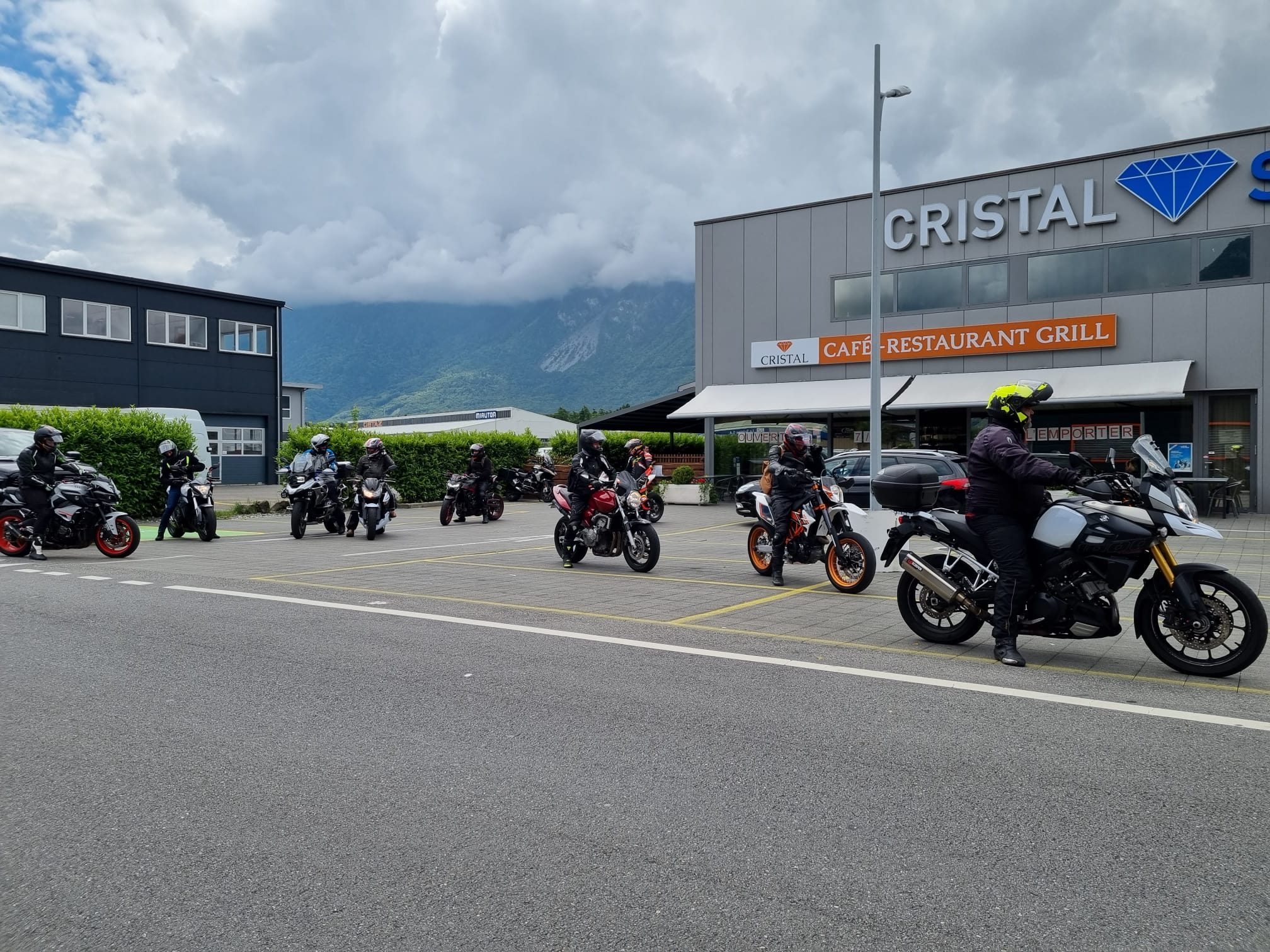 Plusieurs motards de la région ont rendu un dernier hommage à Jason Dupasquier